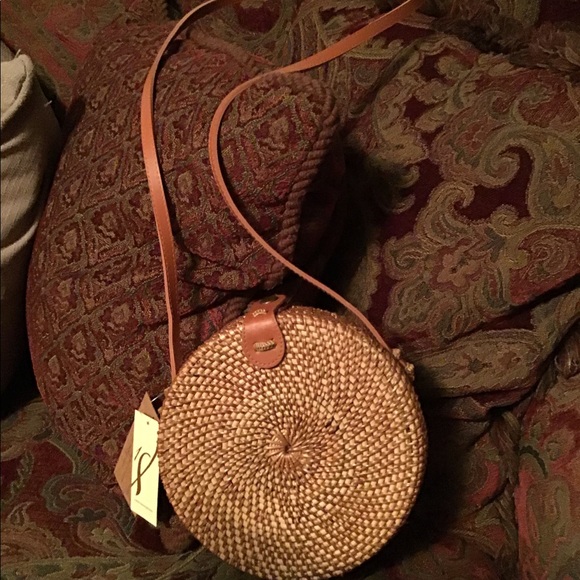 Collection XIIX (Crossbody Purse in Natural Rattan) - Picture 2 of 8